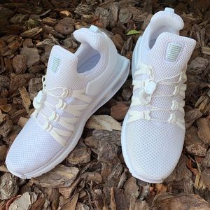 Nike Shox Gravity, White/White. Size 9